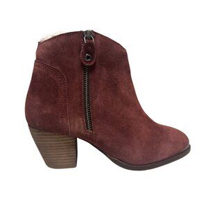 NEW Women’s Booties Size 7.5 • New • Burgundy Suede Ankle Boots with Side Zip